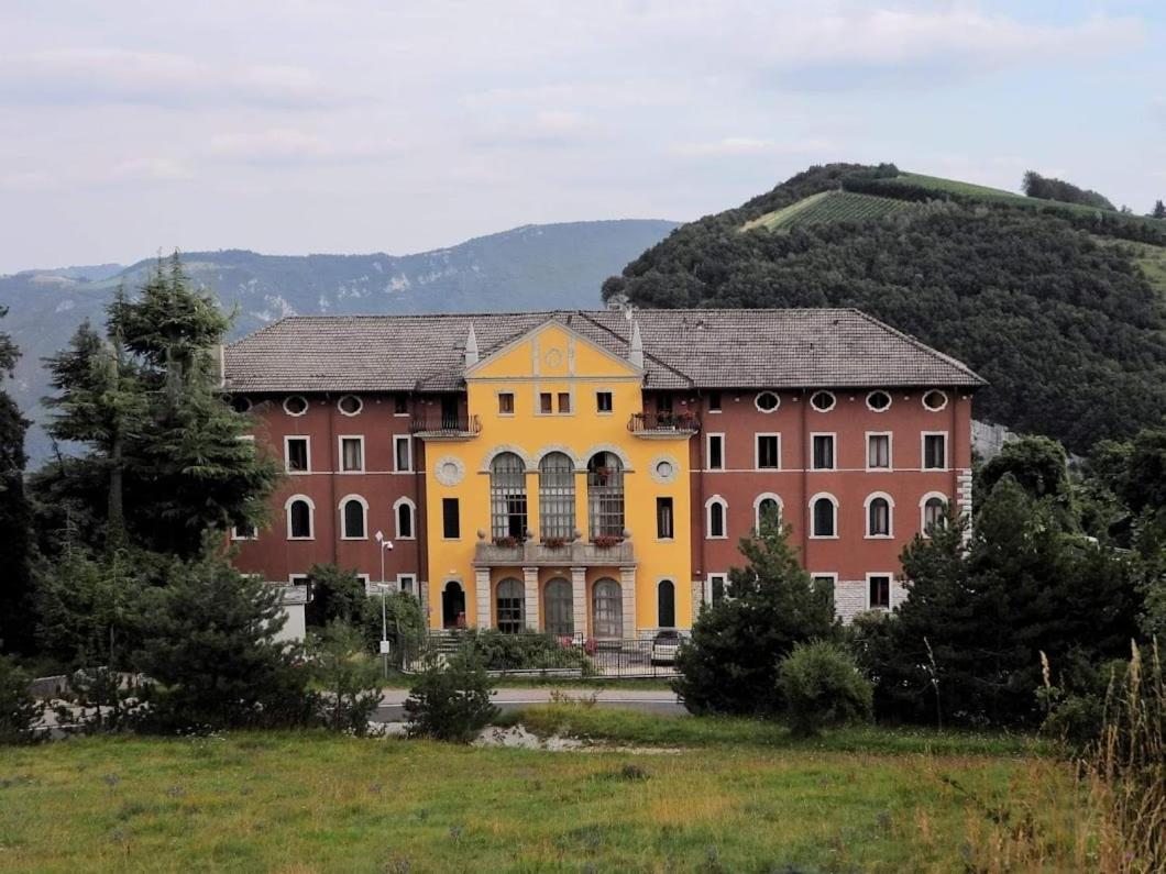 Hotel Stella Alpina Spiazzi Di Caprino Εξωτερικό φωτογραφία
